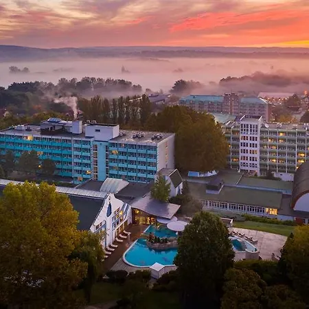 Naturmed Carbona Hotel 4*