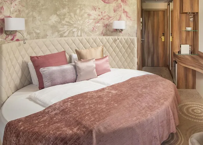 Carbona Thermal ホテル 4*